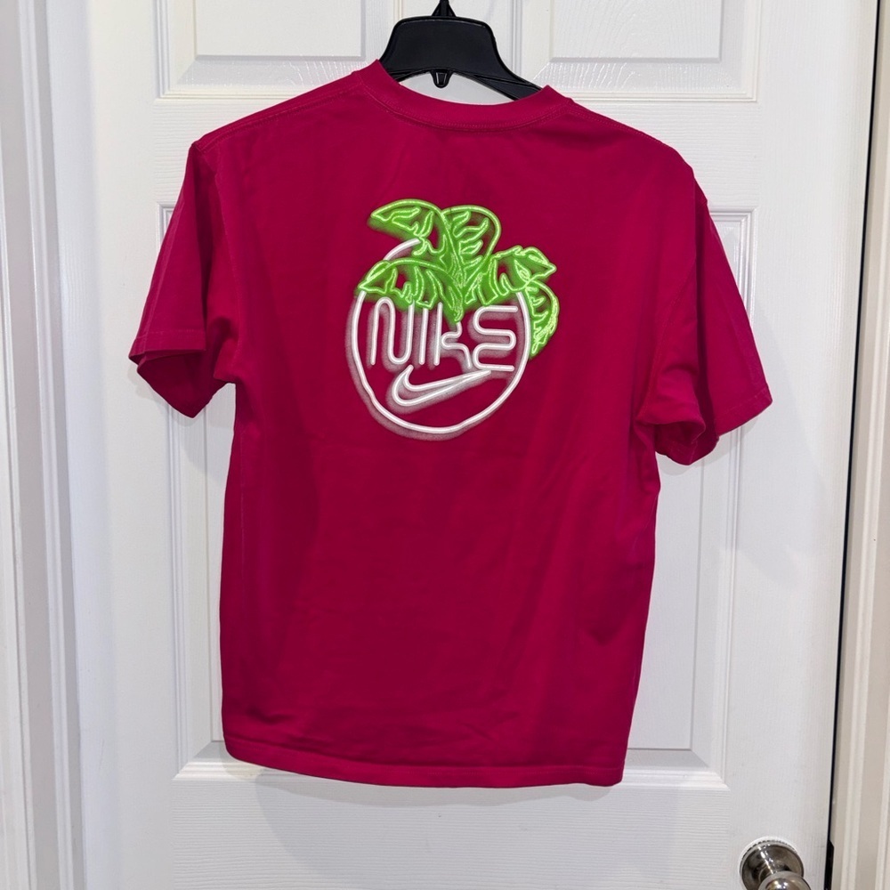 Nike Miami City Neon T-shirt in fireberry pink SZ M - Picture 2 of 9